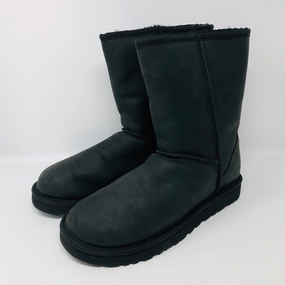 UGG CLASSIC SHORT LEATHER BOOTS SZ 8